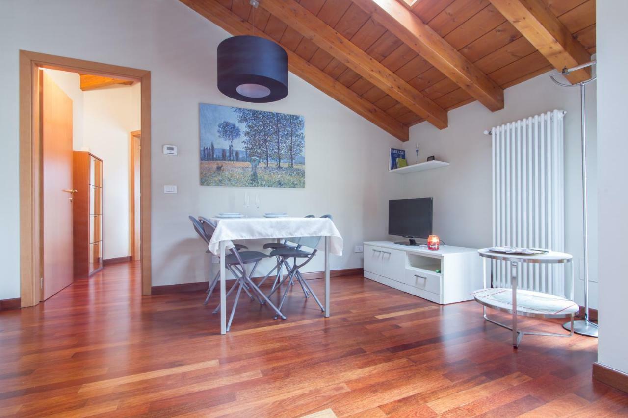 Parco Di Monza Apartment Bagian luar foto