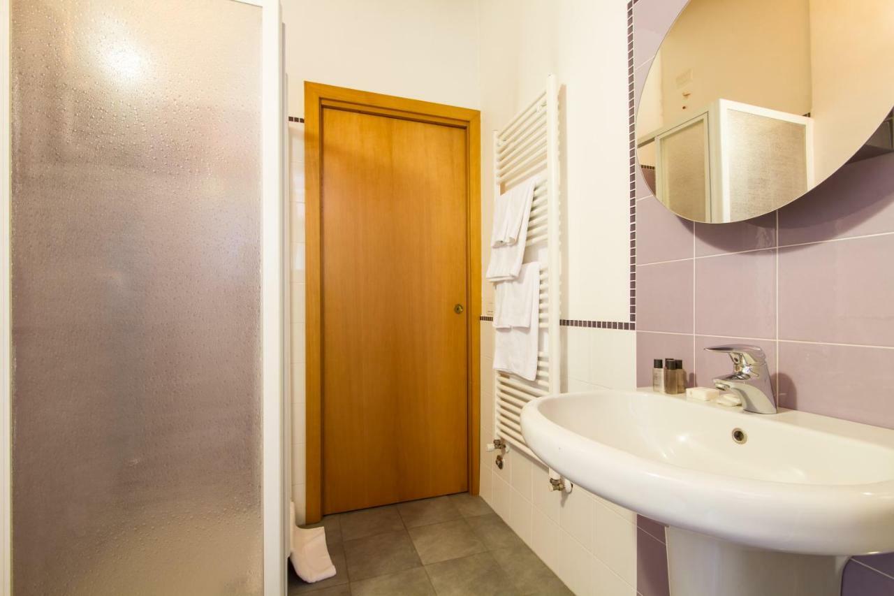 Parco Di Monza Apartment Bagian luar foto