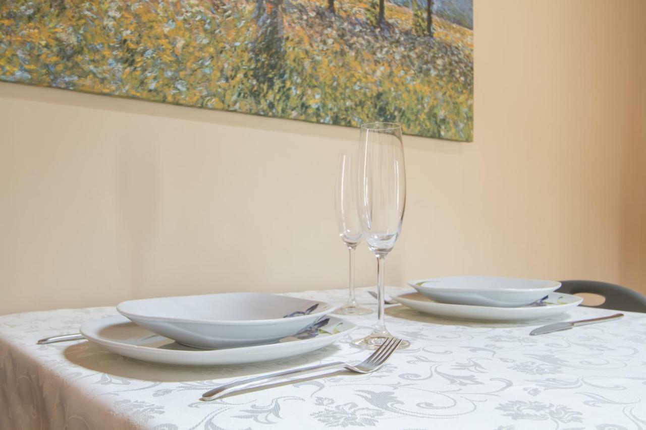 Parco Di Monza Apartment Bagian luar foto